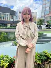 將圖片載入圖庫檢視器 #VHT639 // 大 蝴 蝶 結 領 爽 爽 料 上 衣
