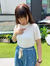 將圖片載入圖庫檢視器 #VHT695 // 微 透 小 企 領 花 花 Basic Tee
