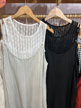 將圖片載入圖庫檢視器 #VHOP233 // 1 SET 過 花 花 LACE + 壓 紋 吊 帶 裙
