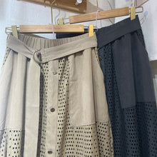 將圖片載入圖庫檢視器 #VHB427 // 拼 接 窿 窿 半 裙
